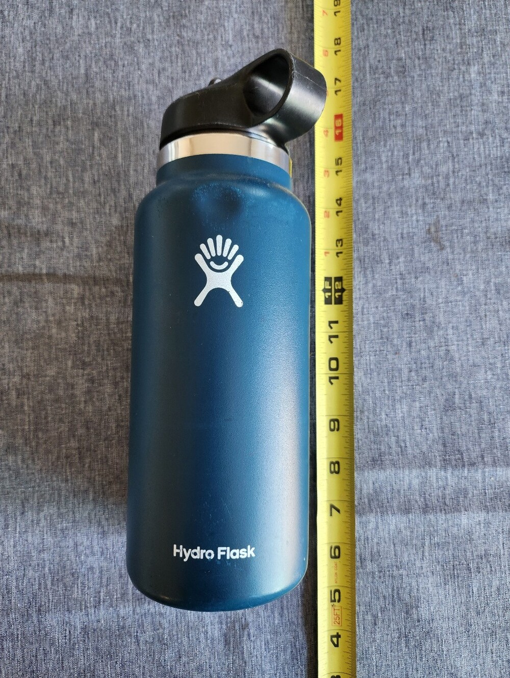 Hydro Flask Insulated Stainless Steel Bottle 32oz - Blue Used